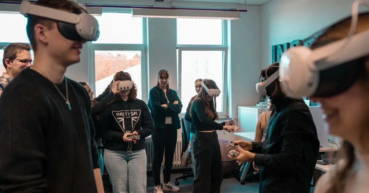 Come la Realtà Virtuale Sta Trasformando il Settore della Formazione