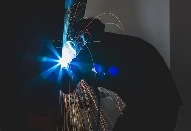 Come l'Intelligenza Artificiale Sta Trasformando il Settore della Moda